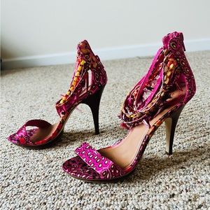 Beautiful, embellished heels. 5inch